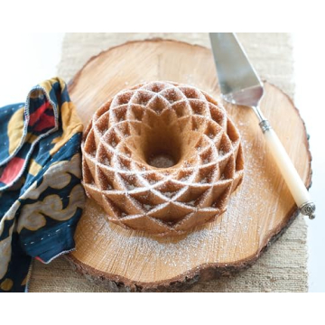 Nordic Ware Jubilee Bundt Pan - Elegant 10 Cup Design