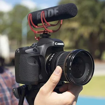 Rode VideoMic Go Lightweight On-Camera Microphone Bundle