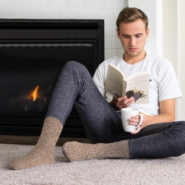 HOT FEET Thermal Socks for Men, Extreme Cold Weather, 2/4 Pack Thick Warm Socks for Men, Winter Insulated Socks, Size 6-12.5, 2 Pack, Oatmeal/Denim Heather