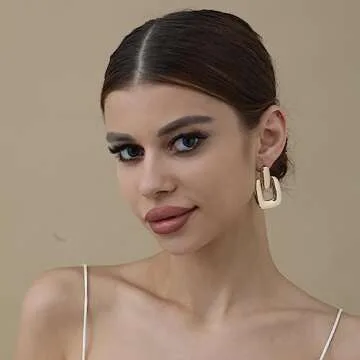 Apsvo Chunky Gold Hoop Earrings for Women, Lightweight Earring Statement Gold Dangle Drop Earrings Square Hoop Dangling Earrings Fashion Earrings 2023 Trendy Jewelry