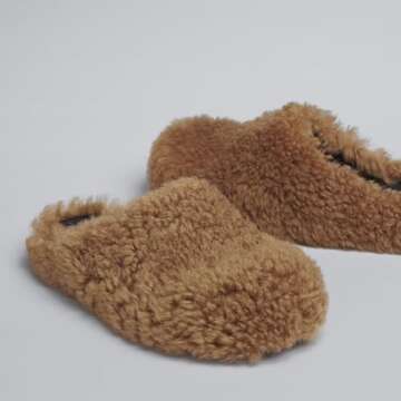 XOBZJH Brown Real Wool Clogs For Women 2024 Trendy,Slip on Slides Sandals,Shoes Women's Mules & Clogs Comfortably,Fashion Cute Ladies Flat Luxury Winter Wool Slippers