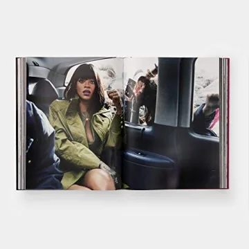 The Rihanna Book - A Stunning Biography of Iconic Moments