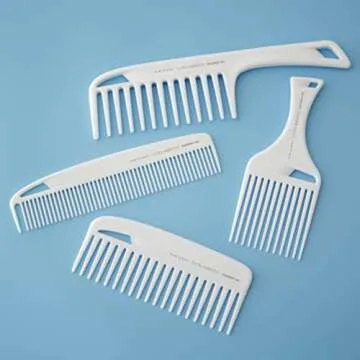 Cricket Ultra Smooth Coconut Conditioning Comb – Infused with Coconut Oil & Keratin for Frizz-Free Shine and Hydration, Ideal for Mid-Length, Thick, and Textured Hair