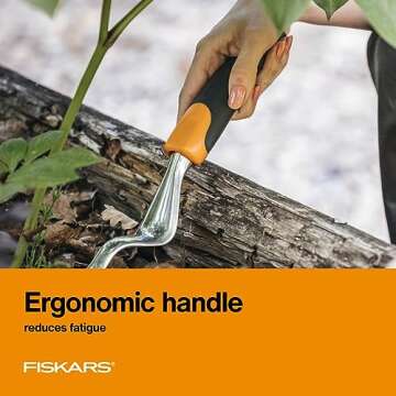 Fiskars Ergo Weeder Tool for Weeding, Heavy Duty Gardening Hand Tool with Ergonomic Handle and Hanging Hole for Storage, Remove Weeds and Roots like Dandelions and Thistles