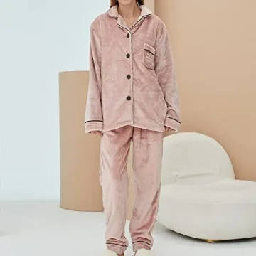 Cozy Winter Pajama Set for Women in Soft Fleece