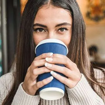 Stylish 16 oz Disposable Coffee Cups with Lids Set