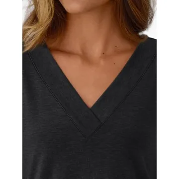 AUTOMET Casual Women's V-Neck Black Top for All Occasions