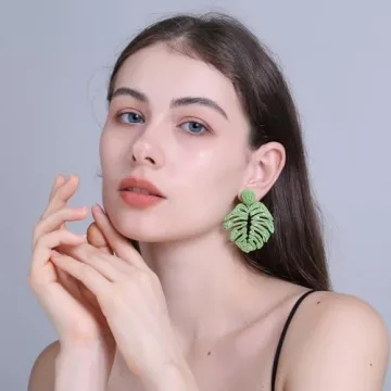 RUOFFETA Raffia Palm Leaf Earrings, Raffia Straw Wrapped Monstera Drop Dangle Earrings Summer Tropical Beach Jewelry(Dark Green)