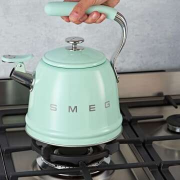 SMEG Retro Stovetop Whistling Kettle - 2.4Q Capacity in Pastel Green