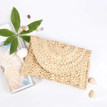 Chic Xmeng Straw Handbag for Fashionistas & Beach Lovers