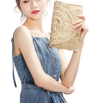 Chic Xmeng Straw Handbag for Fashionistas & Beach Lovers