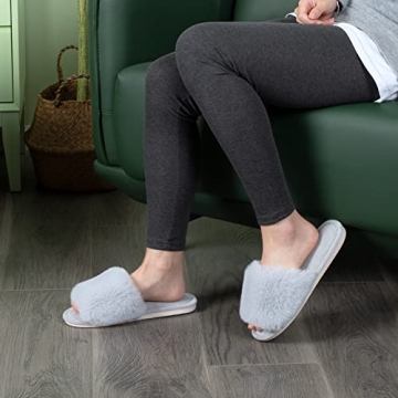 Cozy Parlovable Women's Faux Fur Slippers for Total Comfort
