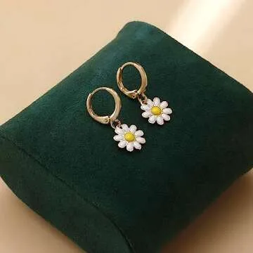 Charming Daisy Earrings for Women - Floral Jewelry
