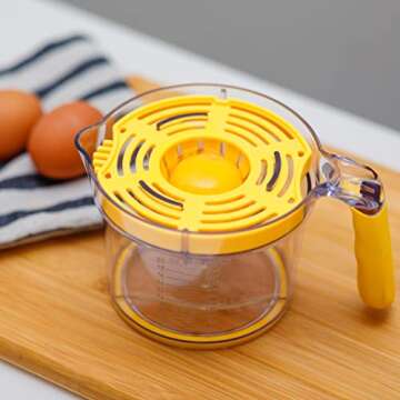 Versatile Manual Citrus Juicer with Measuring Cup and Grater