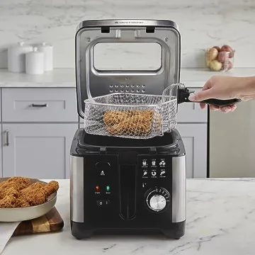 West Bend Deep Fryer with Adjustable Temperature Control 3-Liter