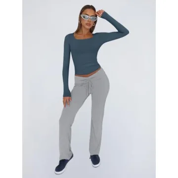 Trendy Queen Women's Long Sleeve Crop Top Y2K Winter Shirt