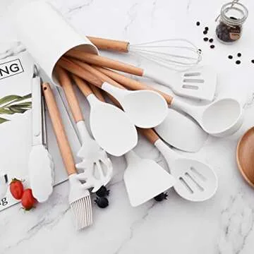 BRIIEC 1pc White Silicone Solid Tuner with Wooden Handle, Heat Resistant Cooking Utensils, Ideal Cookware for Fring Fish, Eggs, Meat, French Fries