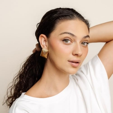Chunky Gold Vintage Square Earrings for Timeless Elegance
