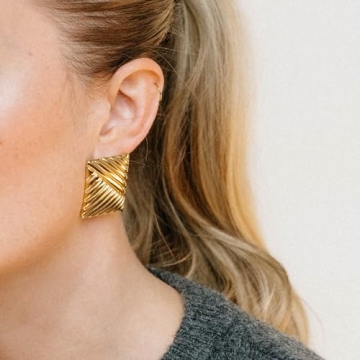 Chunky Gold Vintage Square Earrings for Timeless Elegance