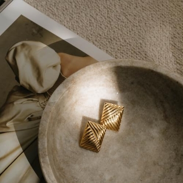 Chunky Gold Vintage Square Earrings for Timeless Elegance