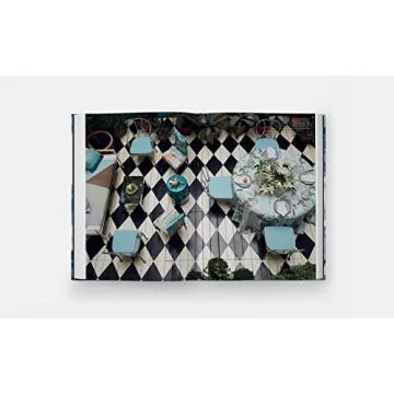 Blue and White Done Right - A Must-Have Decor Book