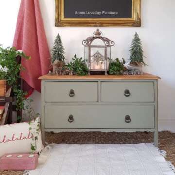 Dixie Belle Spanish Moss Chalk Paint for Chic DIY Projects