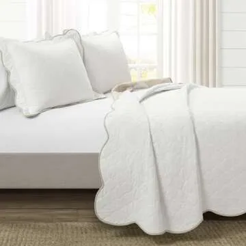 Lush Decor Coastal Chic Scallop Edge Reversible 3 Piece Quilt Set, Full/Queen, Neutral & White