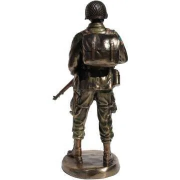 US Army Soldier Statue Tribute to Honor and Courage