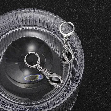 Stylish Silver Plated Jewelry Set with Dangle Earrings