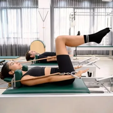 Toes Home Pilates Socks with Non-Slip Grippers for Comfort