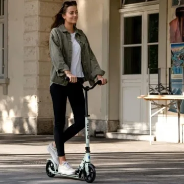 Micro Speed Deluxe Scooter - Smooth Ride for Teens and Adults