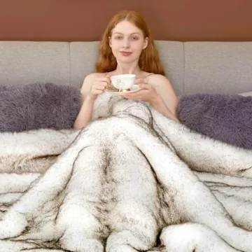Touchat 1000GSM Faux Fur Throw Blanket, Super Thick Warm Cozy Heavy Blankets for Couch Bed Sofa, Plush Fuzzy Elegant Winter Reversible Mink Blanket for Living Room Bedroom 50''x60'', WhiteBrown