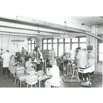 SUUNTO A-10 Compass: Compact, simple to use recreational hiking compass, Hiking, Boy Scouts, Orienteering