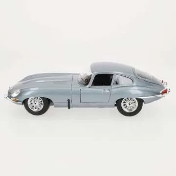 Bburago 1:18 Jaguar E Coupe Model Car for Collectors