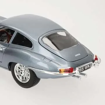 Bburago 1:18 Jaguar E Coupe Model Car for Collectors