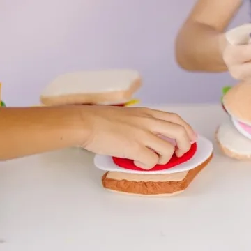 Melissa & Doug Felt Food Sandwich Play Set for Kids