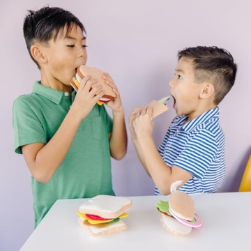 Melissa & Doug Felt Food Sandwich Play Set for Kids