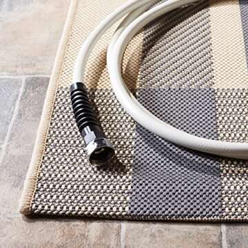 SAFAVIEH Courtyard Rug - Stylish & Durable Indoor/Outdoor Rug