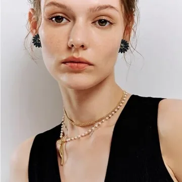 Chic Cute Boho Matte Flower Statement Stud Earrings with Gold Flower Bud for Women Sister Mom Lover and Friends (Black Daisy)