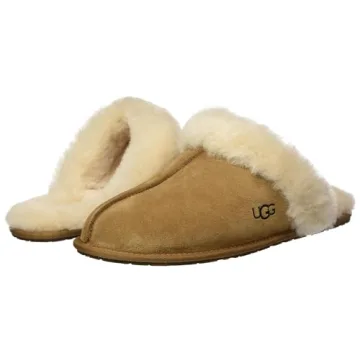 UGG Women's Scuffette II Slipper in Chestnut - Size 7