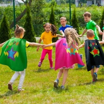 D.Q.Z Superhero Capes and Masks for Kids - Dress Up Fun