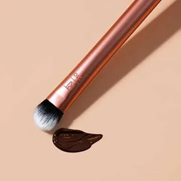 Real Techniques Expert Concealer Brush, Conceal Under Eyes & Cover Blemishes, Makeup Brush For Blending Liquid & Cream Concealer, Brighten Dark Circles, Cruelty-Free, Soft Bristles, 1 Count