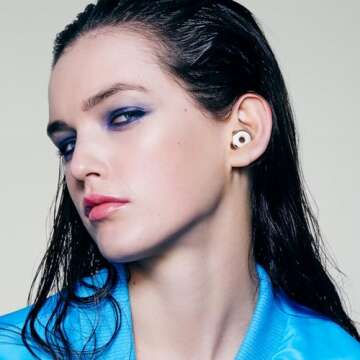 Loop Experience Plus Earplugs - High Fidelity Hearing Protection for Musicians, DJs, Festivals, Concerts and Nightlife – 18dB & NRR 7 Noise Reduction Ear Plugs – Extra Accessories Incl - Silver