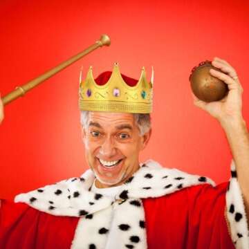 Tytroy Regal King Queen Prince Princess Gold Jeweled Plastic Crown for CostumeParty Birthday Hallowe...