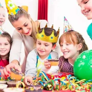 Tytroy Regal King Queen Prince Princess Gold Jeweled Plastic Crown for CostumeParty Birthday Halloween Theater Celebration Anniversary Parade Festival Carnival Mardi Gras or Home Business Decoration