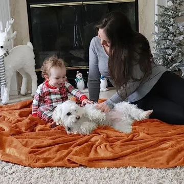 Bedsure Fleece Throw Blanket - Soft, Warm Orange Blanket