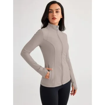 Trendy Queen Women's Lightweight Zip Up Jacket for Workouts