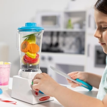 Melissa & Doug 22-Piece Smoothie Blender Set for Kids