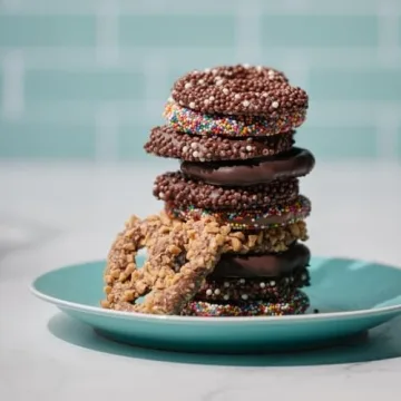 Gourmet Chocolate Pretzels Gift Bag | 8 oz Delightful Treat