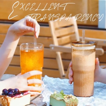 Stylish Borosilicate Glass Cups with Lids and Straws